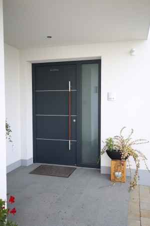 Haus- und Nebeneingangstüren